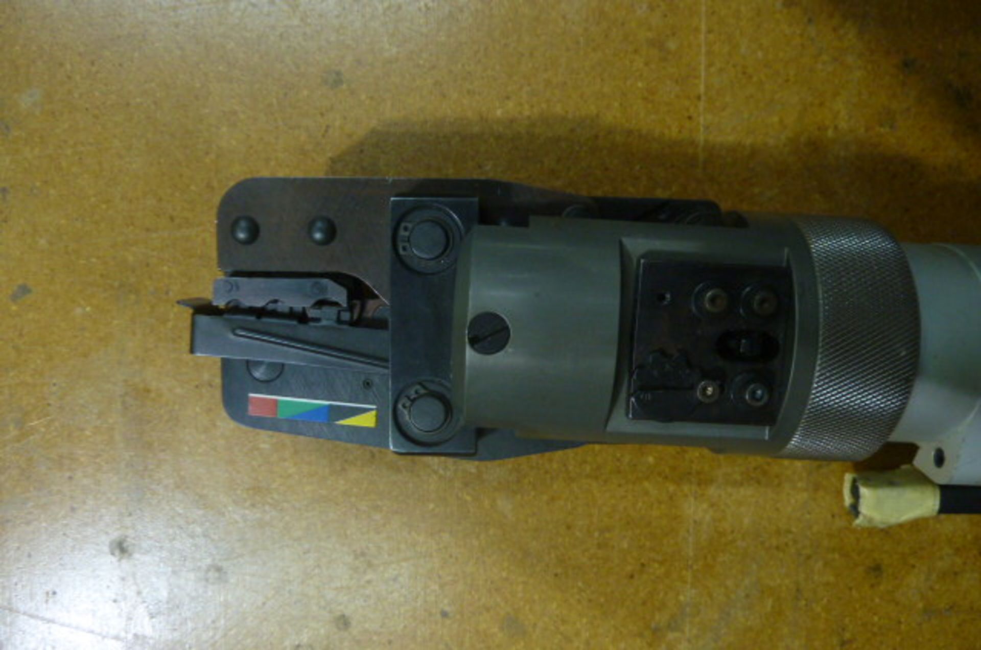 Tyco pneumatic crimper - Image 3 of 6