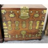 20th Century oak and brass bound campaign chest, the top opening to reveal five small drawers. 100cm