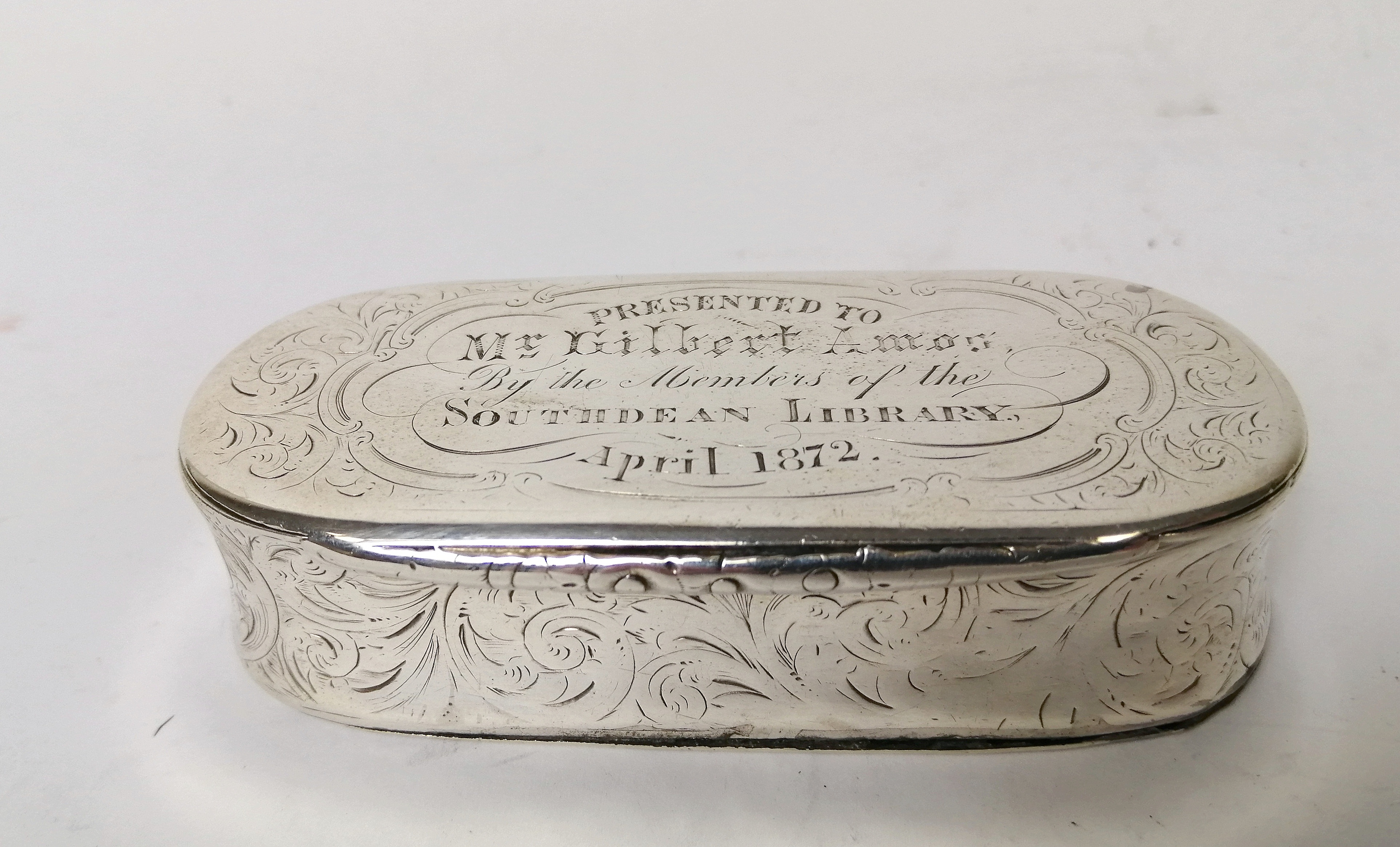 Silver snuff box, rectangular with rounded ends inscribed ---'Southdean Library --- 1872' by - Image 2 of 5