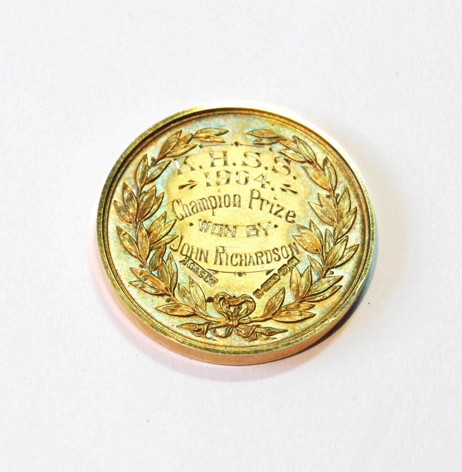9ct gold agricultural medal, 'K.H.S.S. 1904', 20g. - Image 2 of 2