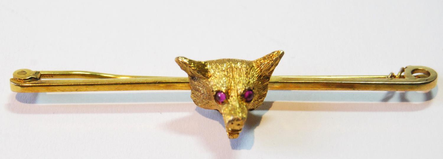 9ct gold pin with fox head, 1947, and a scarf pin with carved opal fish.   (2) - Image 3 of 3