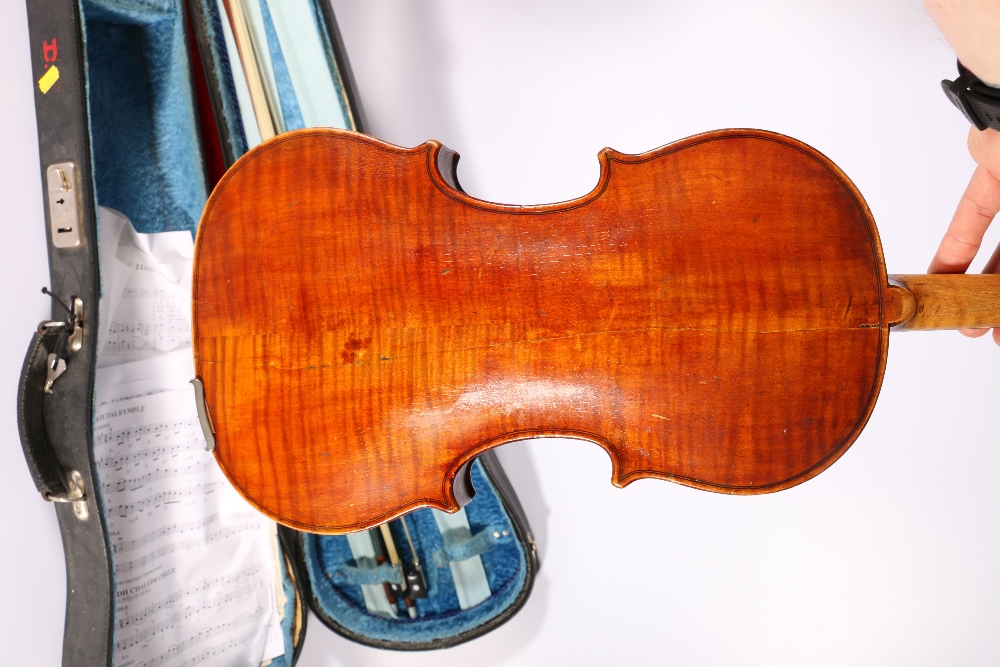 Violin with two piece back, 37cm from top of button to base, no label, in fitted case with two bows - Image 6 of 13