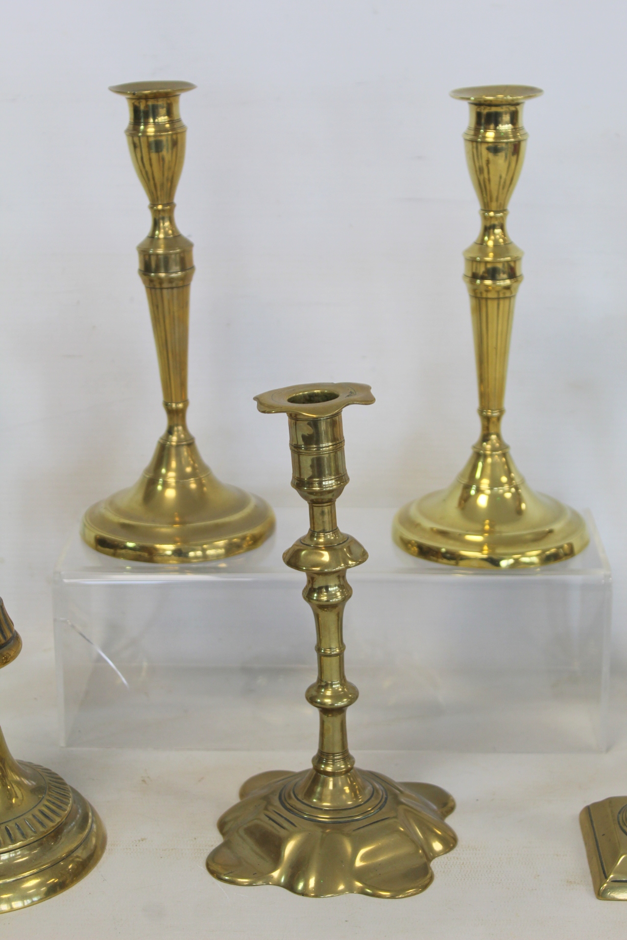 Collection of Georgian and later brass candlesticks, the largest 28cm high, the smallest 14cm - Image 3 of 4