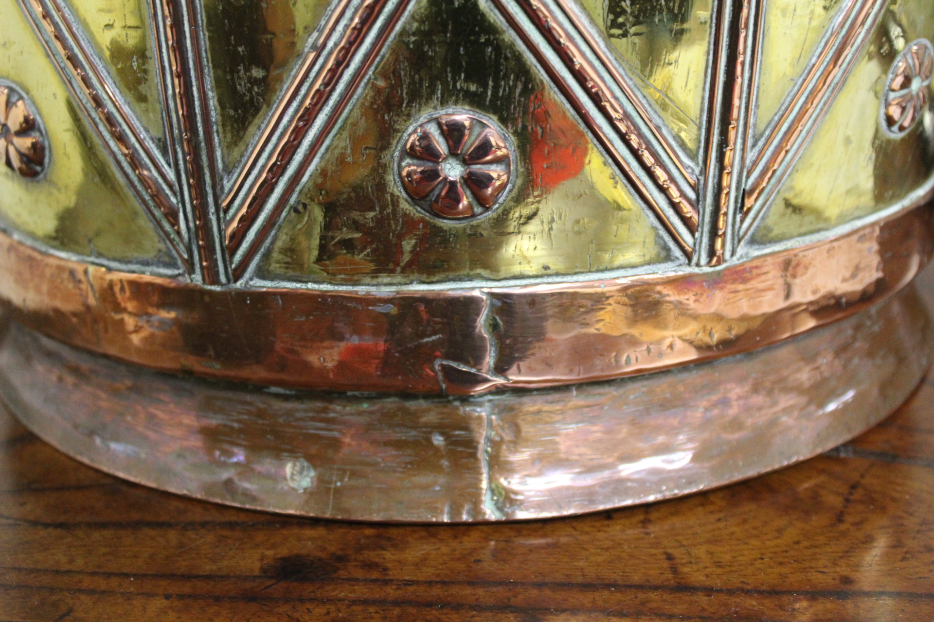 Extremely large antique brass and copper flagon, possibly a Channel Island milk jug or possibly - Image 7 of 13