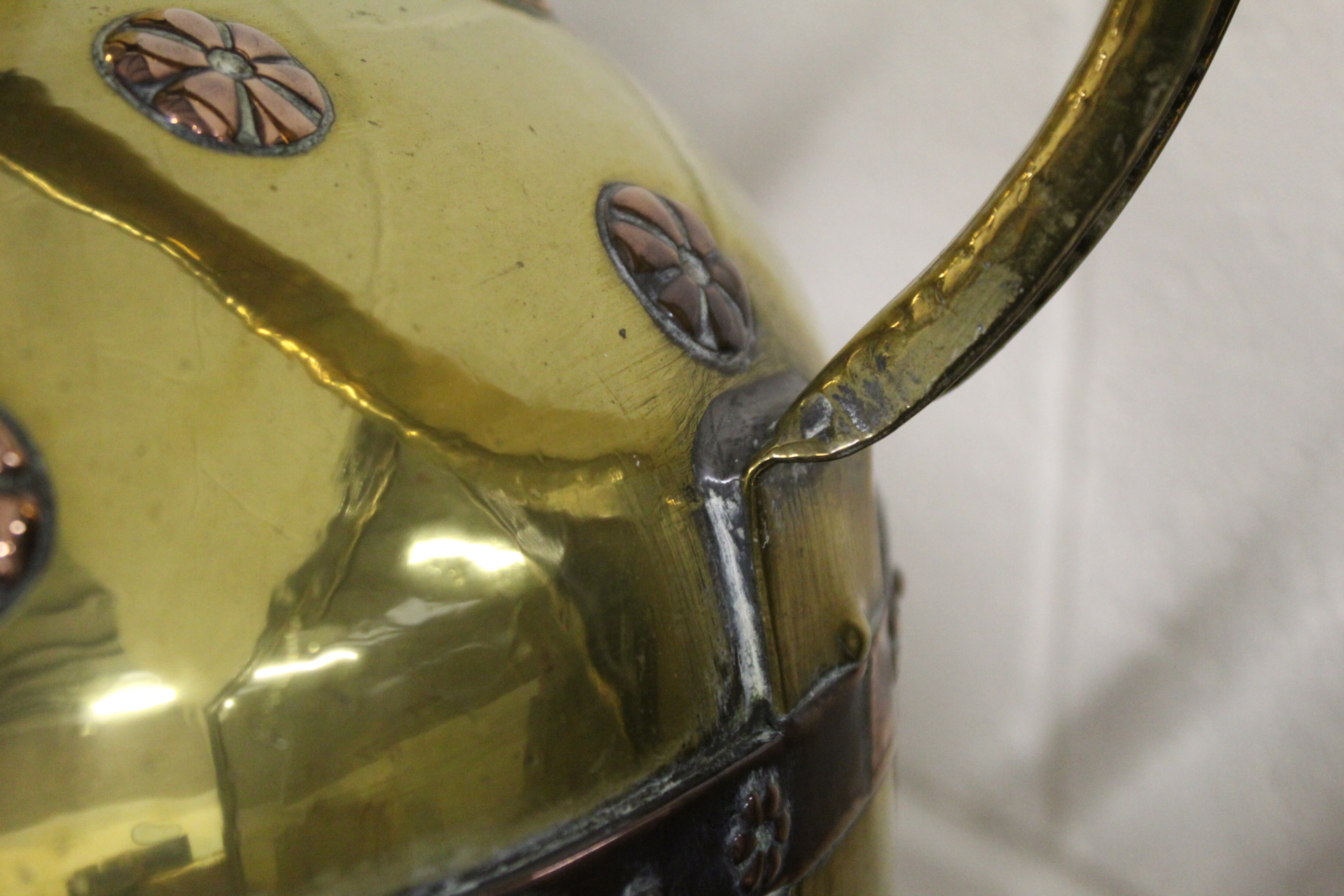 Extremely large antique brass and copper flagon, possibly a Channel Island milk jug or possibly - Image 6 of 13