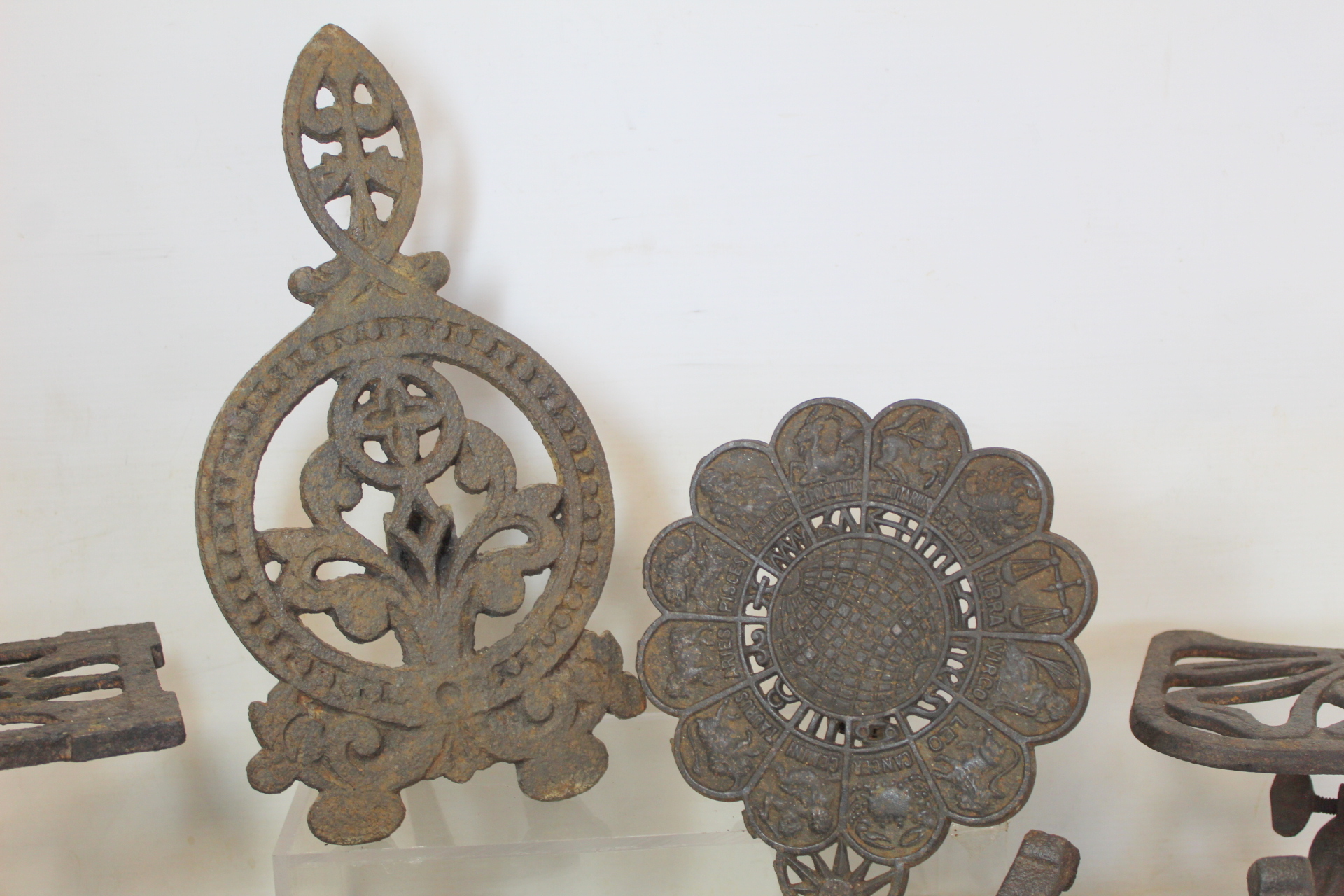 Four Victorian cast iron grate trivets incl. one of horseshoe form inscribed "Good Luck" and one - Image 2 of 6