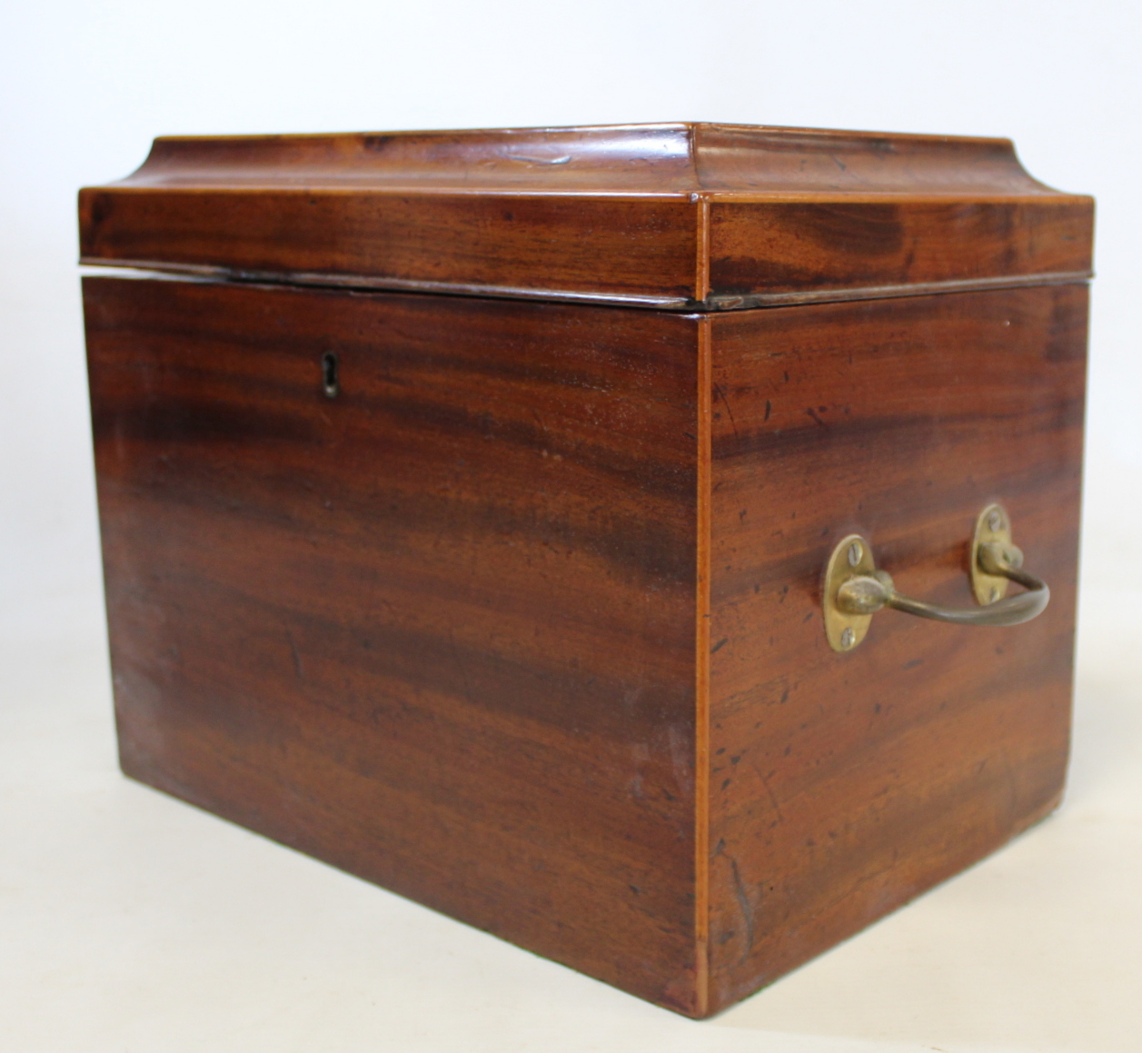 19th century travelling decanter set, the rectangular mahogany box with twin brass carrying handles, - Image 3 of 12