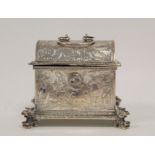 Dutch silver casket typically engraved with figures and scrolls, bearing date 1671, 8.5 cm long, 5