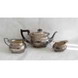 Silver three piece teaset of boat shape, Henry Wilkinson, Sheffield 1927, 24oz, 755 g.