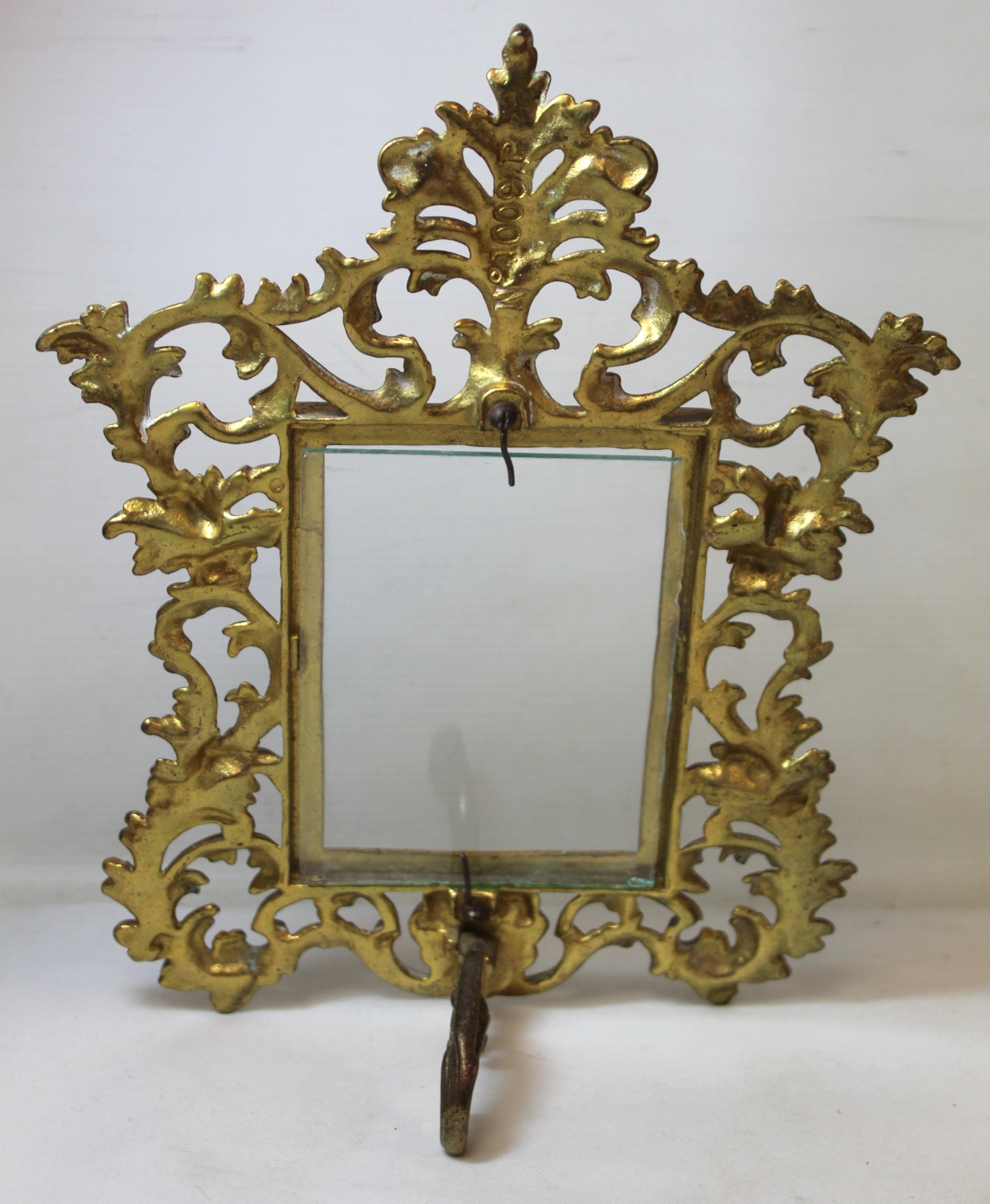 Antique gilt copper pierced foliated scroll photograph frame with folding scroll stand to fit - Image 3 of 10