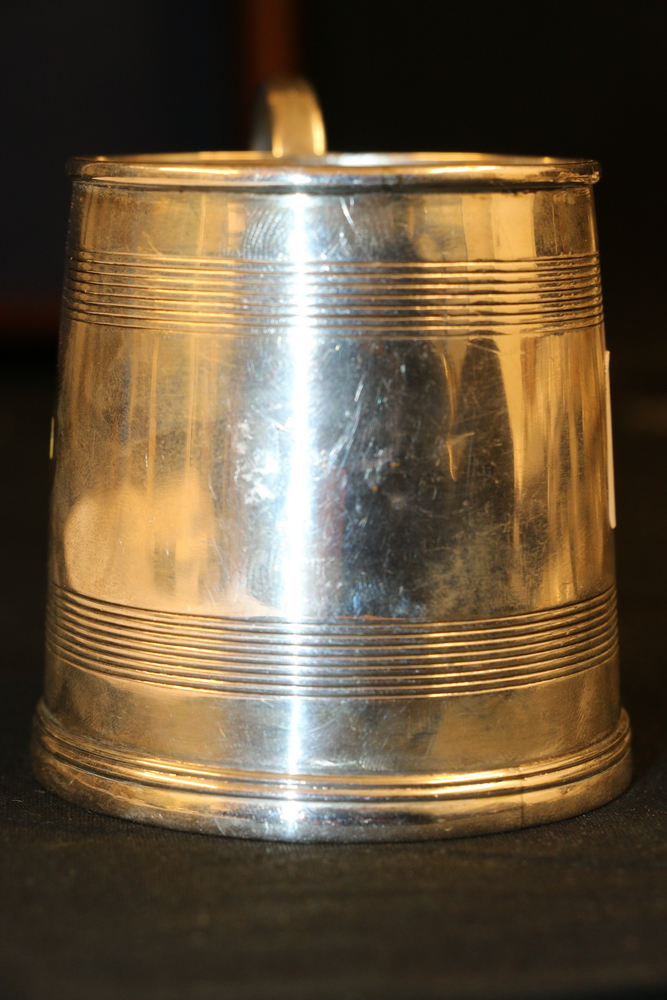 Indian Colonial silver christening mug with two incised bands and gilded interior, possibly by - Image 3 of 9