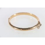 9ct yellow gold bamboo effect hinge bangle, maker JS Birmingham, 9.0g