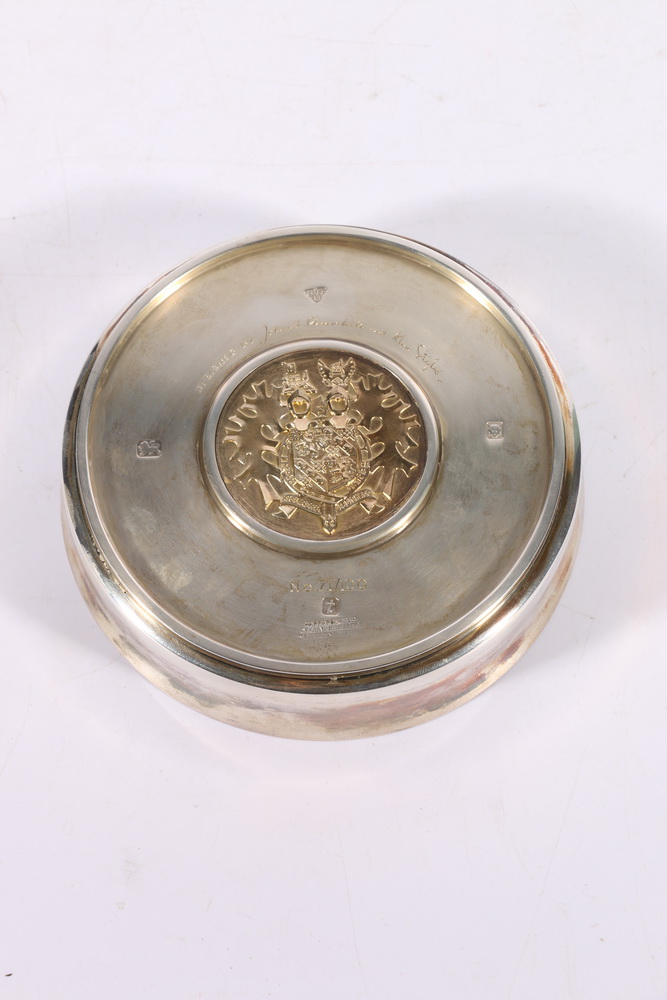 Contemporary silver ashtray bowl with inset medallion commemorating centenary of Sir Winston - Image 2 of 2