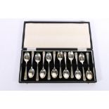 Set of twelve contemporary silver teaspoons by James Dixon and Sons Ltd Chester 1959, 204g in fitted