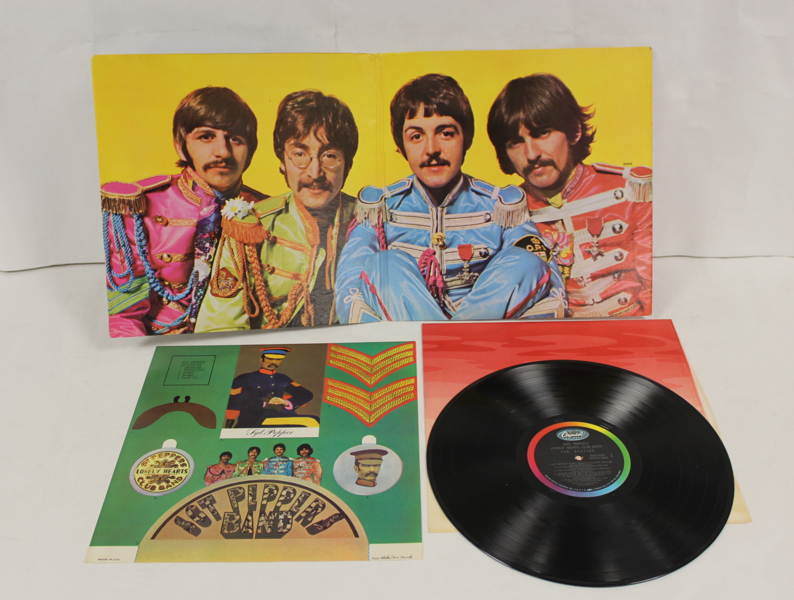 Beatles 'Sgt Pepper' LP, US pressing, with flame inner and insert and rainbow rim label. Without the - Image 3 of 6