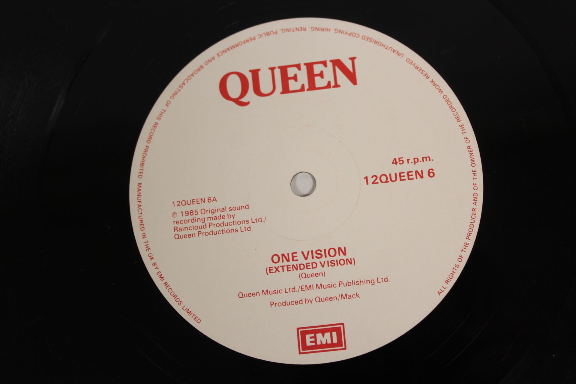 Queen LPs to include 9 x 'A Day At The Races', 2 x 'A Night At The Opera', 'Sheer Heart Attack' - Image 4 of 5