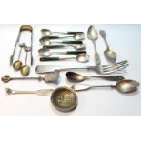 Six teaspoons with nephrite handles, and various other similar items, 9oz gross, 292g.