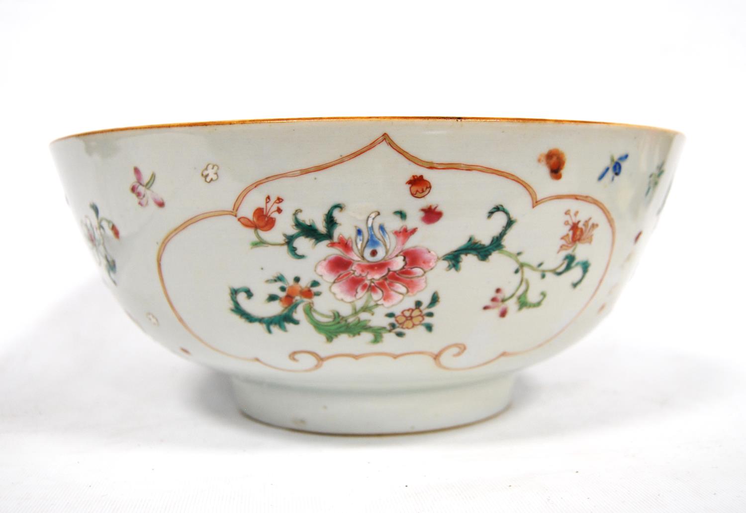 19th century Canton famille rose punch bowl decorated with chrysanthemums with a pink and blue