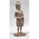 EP statuette of a Scottish soldier in ceremonial dress, 23.5cm.