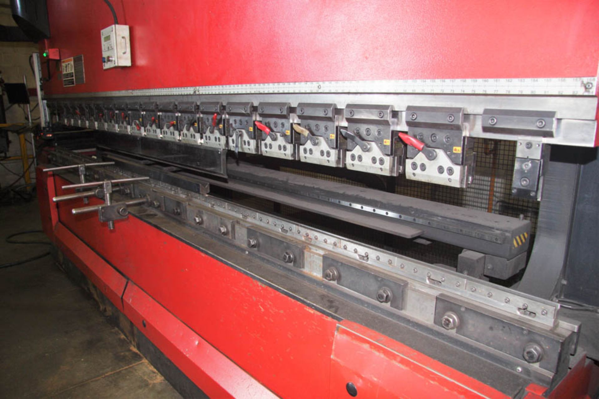 2013 242 US TON X 168.5" AMADA MDL. HDS-2204HT CNC PRESS BRAKE, 8-AXIS, AMNC PC PENDANT CONTROL - Image 5 of 14