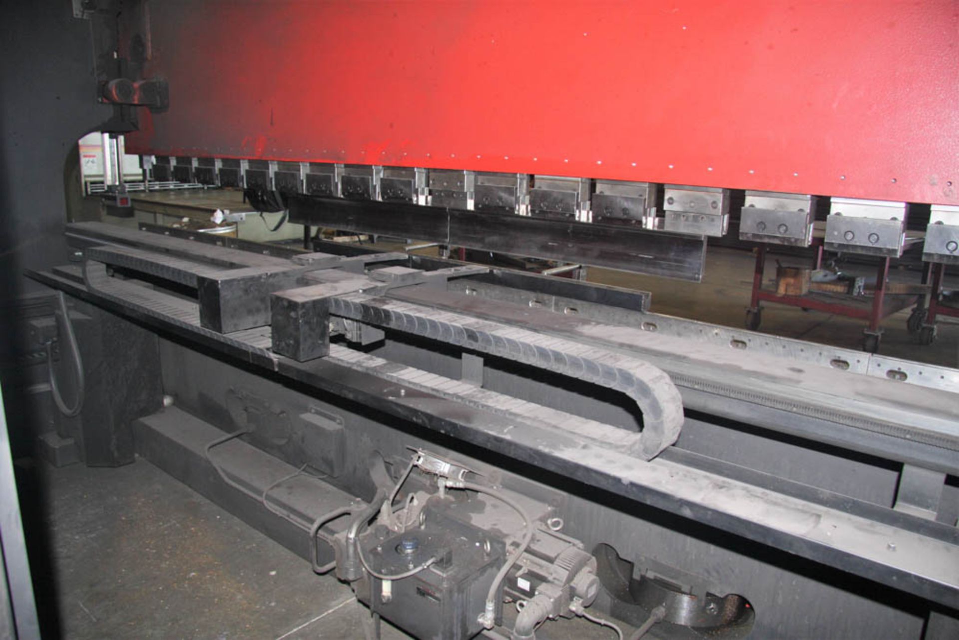 2013 242 US TON X 168.5" AMADA MDL. HDS-2204HT CNC PRESS BRAKE, 8-AXIS, AMNC PC PENDANT CONTROL - Image 11 of 14