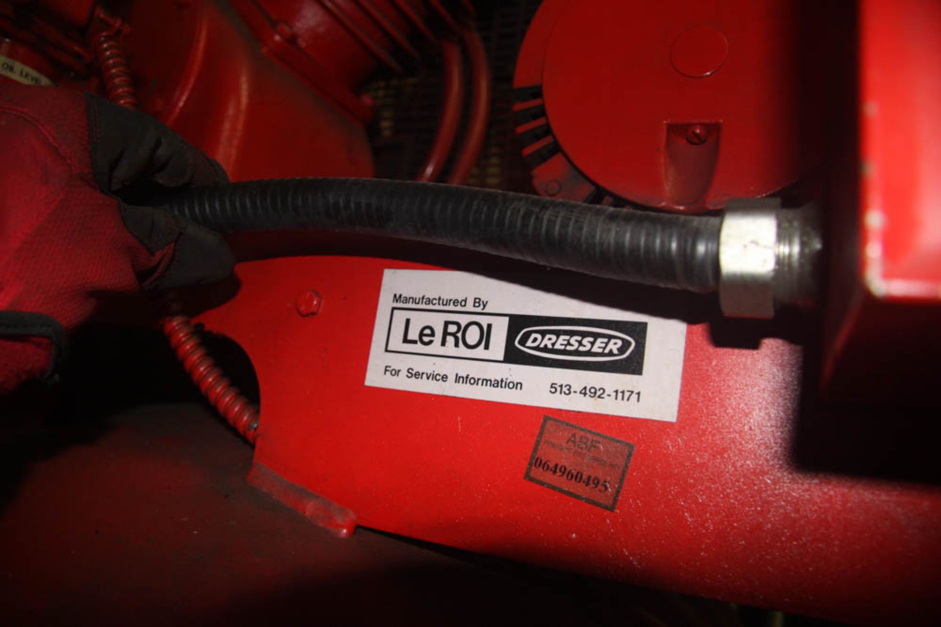 LeROI 5HP 2-STAGE VERTICAL TANK MOUNTED AIR COMPRESSOR - Image 5 of 6