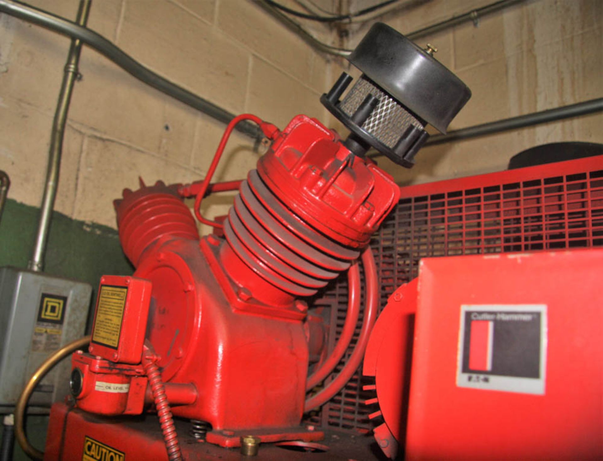 LeROI 5HP 2-STAGE VERTICAL TANK MOUNTED AIR COMPRESSOR - Image 3 of 6