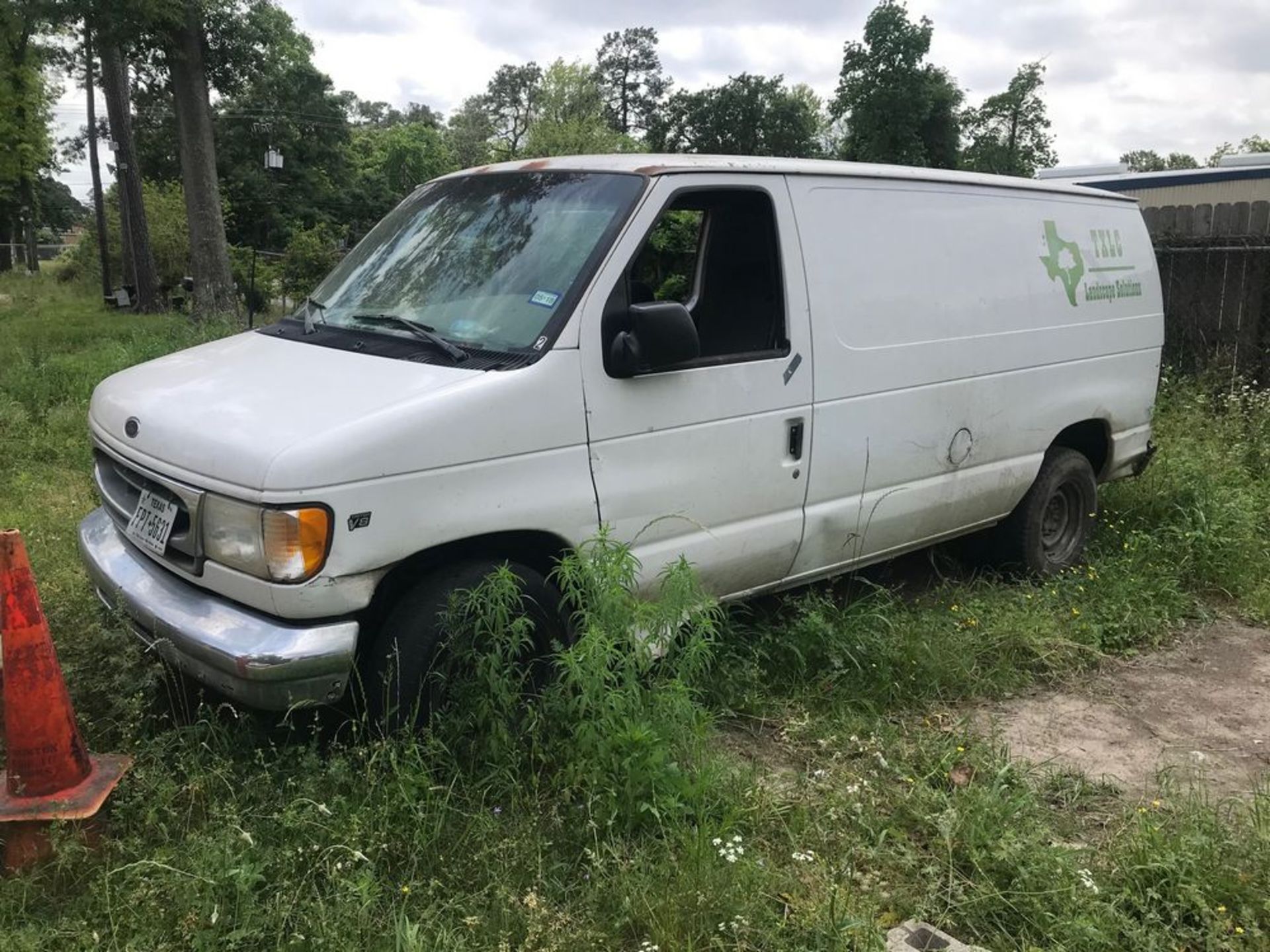 2001 Ford Econoline E250, VIN#1FTNE24L51HB05854, Triton V8 Gas Engine, A/T, A/C, 231437 Miles