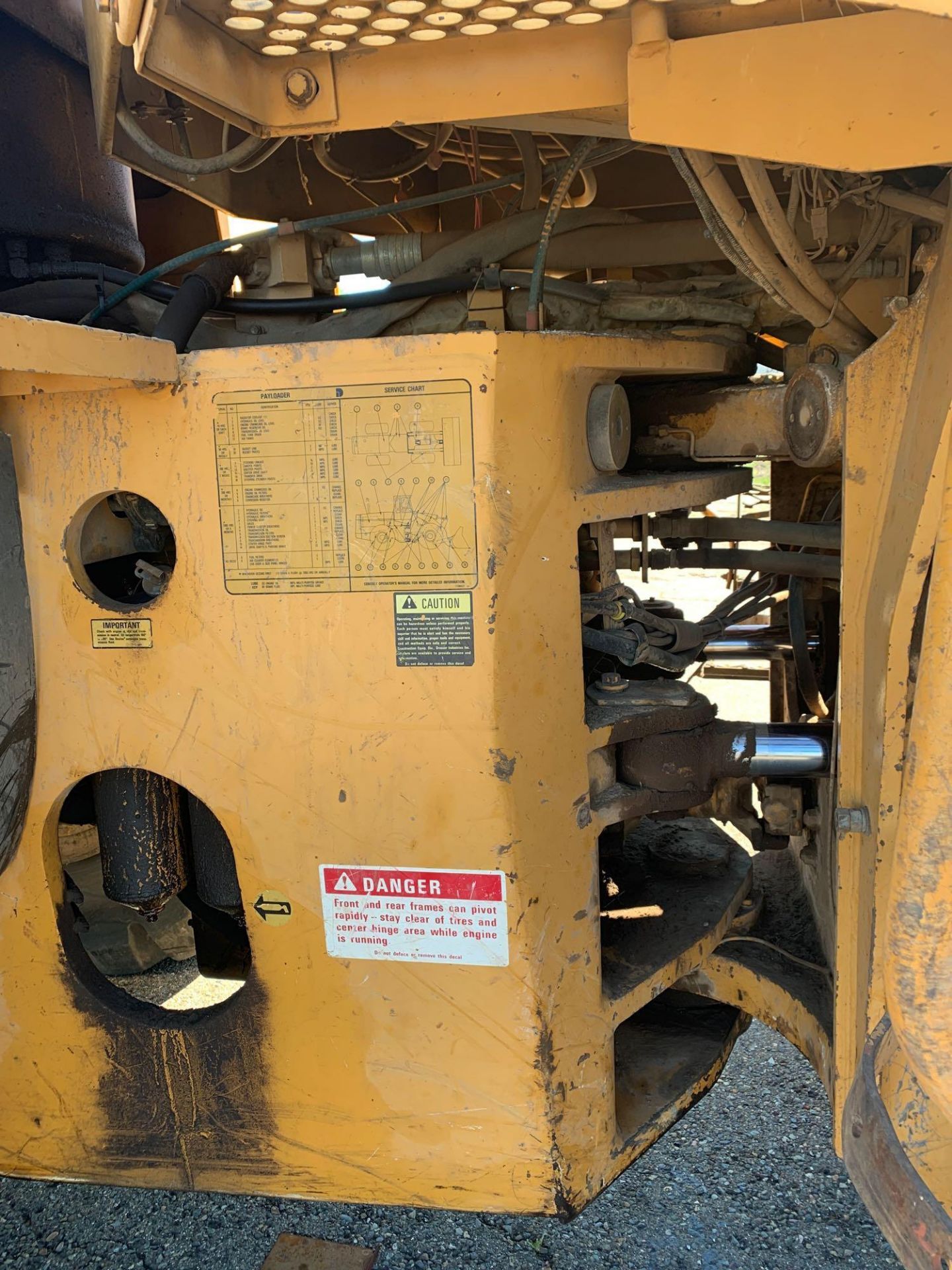 Komatsu Dresser 560B Articulating Wheel Loader, S/N P1558, EROPs, Air Brakes, AC, 17,415 HRS - Image 7 of 21