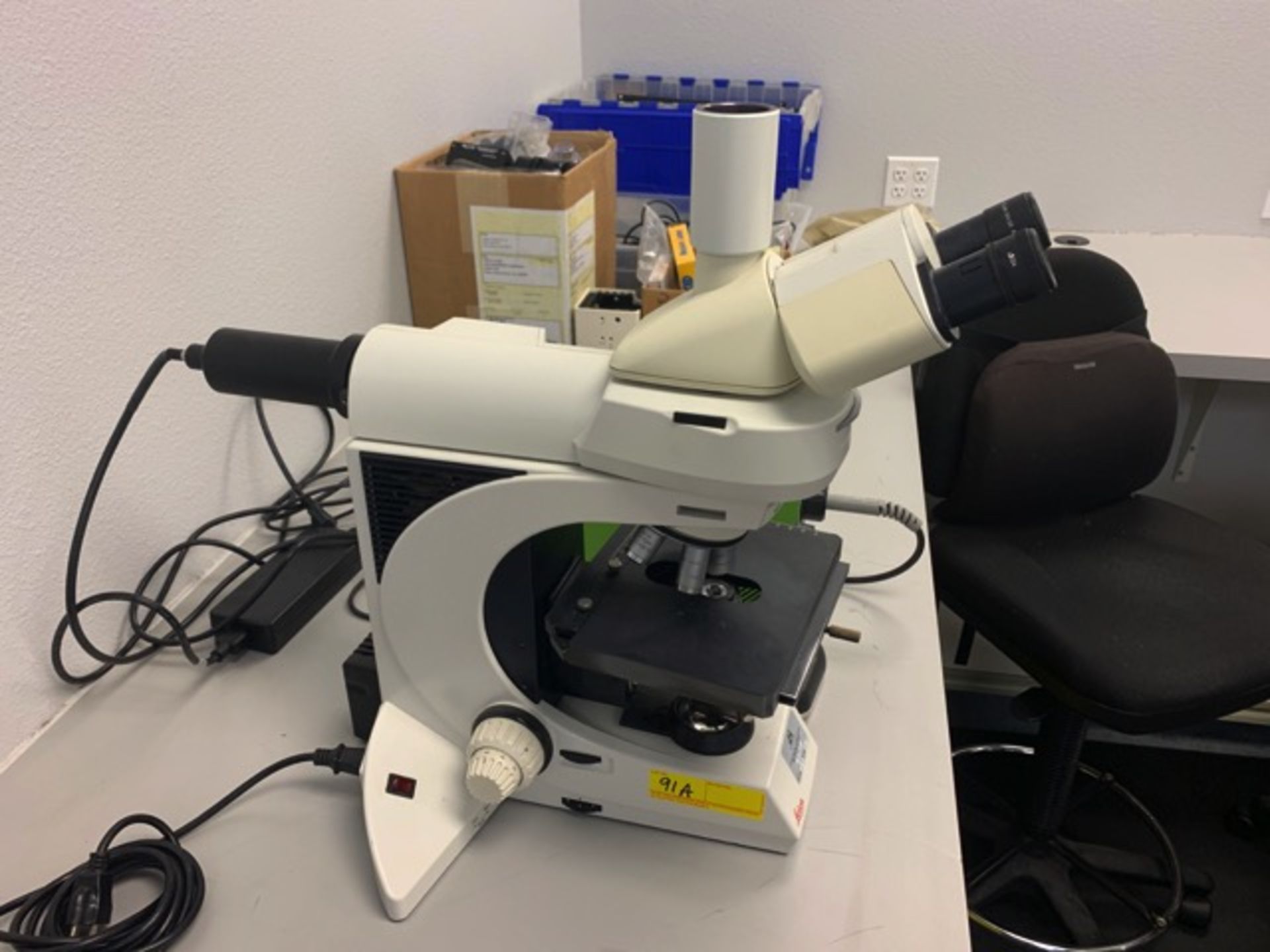 Leica DMLB Research Fluorescence Microscope - Image 2 of 10