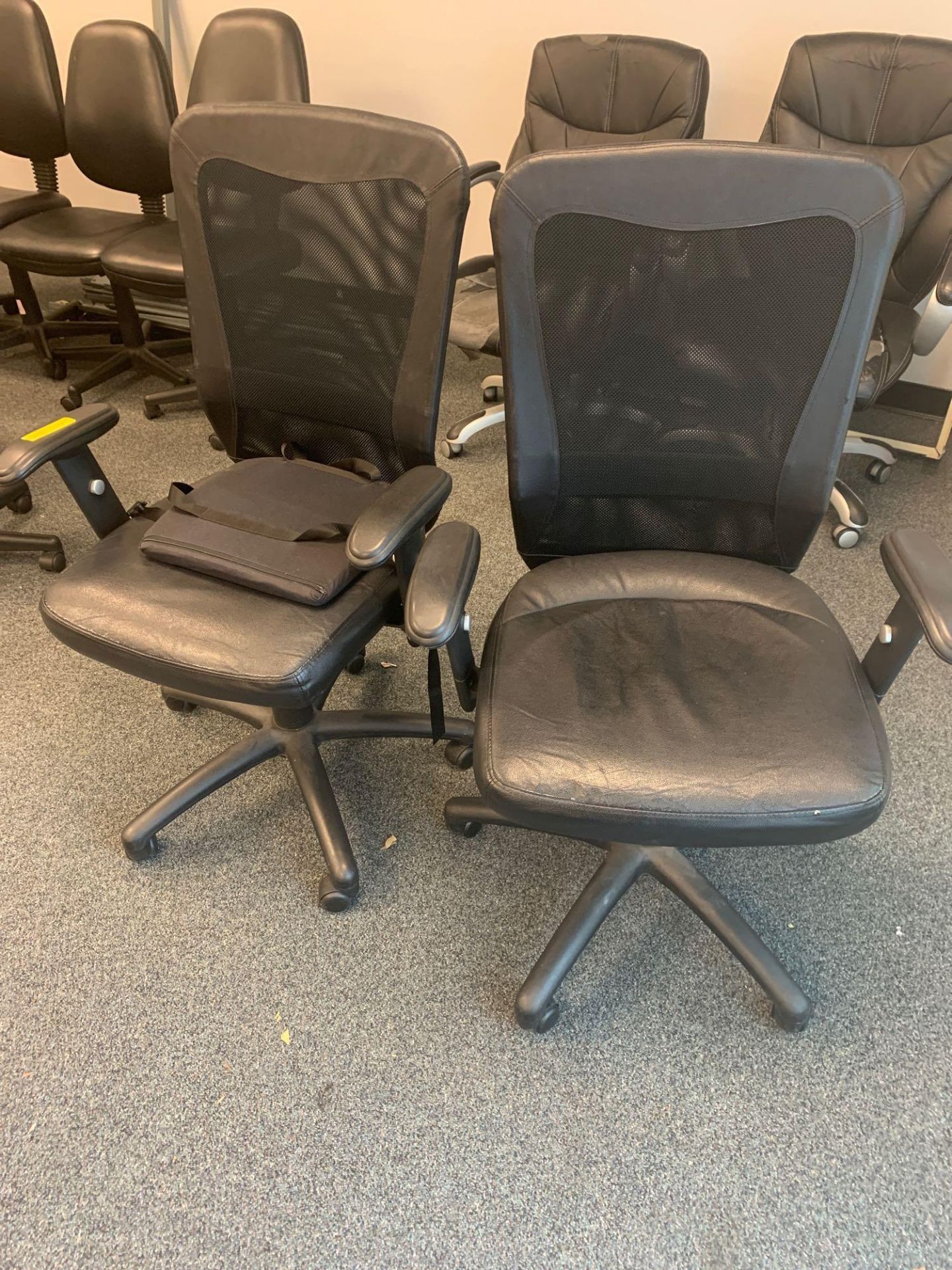 Armed Rolling Task Chairs