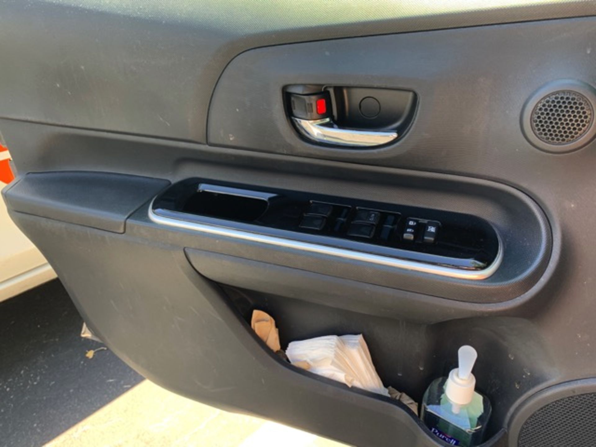 2015 Toyota Prius C, Auto Transmission, L4 1.5 Liter, DOHC 16V, AM/FM CD, Cruise, AC, Power Doors - Image 11 of 15