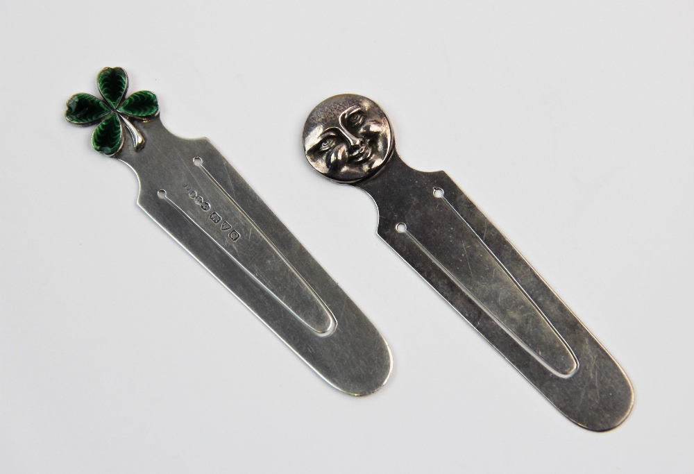 An Edwardian silver bookmark, Sampson Mordan & Co Ltd, Chester 1910, designed as the man in the moon - Image 2 of 2