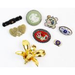 A collection of antique and costume brooches, to include a Victorian yellow metal Mizpah brooch,