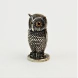 An Edwardian silver desk seal, Sampson Mordan & Co Ltd, Chester 1909, in the form of an owl, set