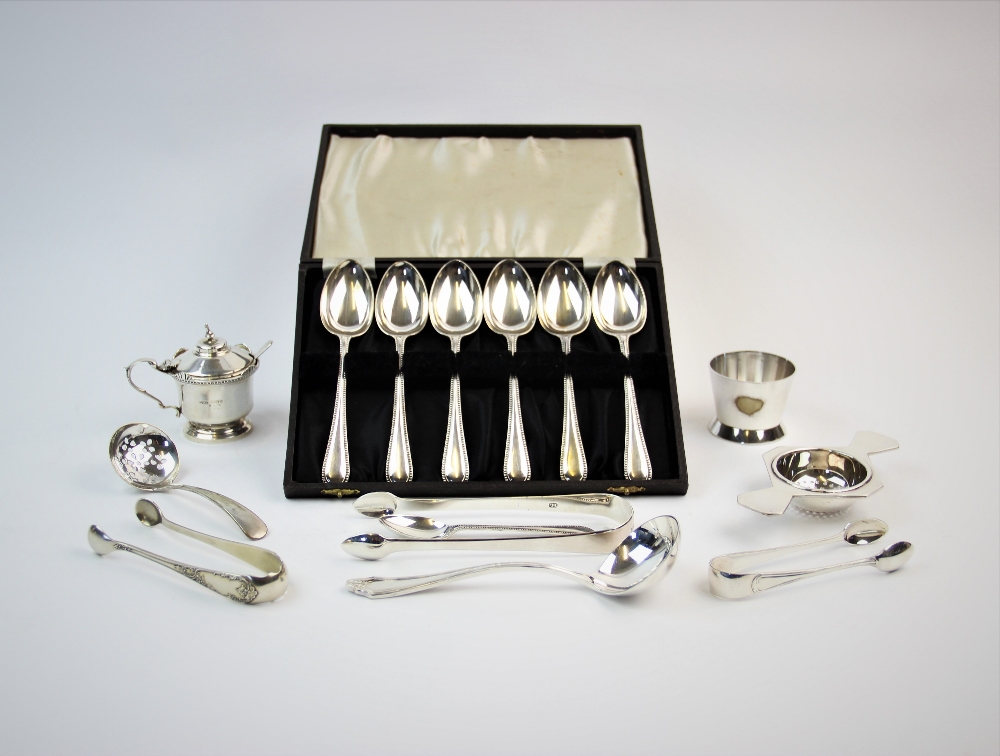 A selection of silver and silver coloured items, to include, a pair of George III silver sugar nips, - Bild 2 aus 3