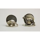 A silver card holder, Sampson Mordan & Co Ltd, Chester 1907, modeled as a kakapo bird, 2.8cm high,