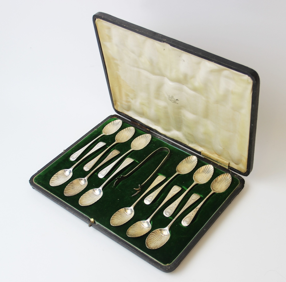 A set of twelve Victorian silver teaspoons, Wakely & Wheeler, London 1888, each with bright cut - Image 2 of 3