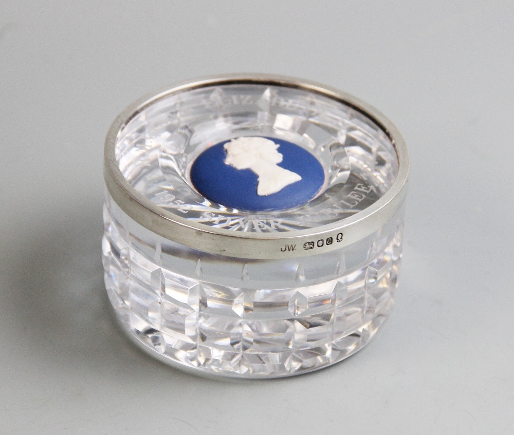 A Wedgwood cut glass, silver mounted 'Silver Jubilee' paperweight, commemorating the Silver - Image 2 of 5