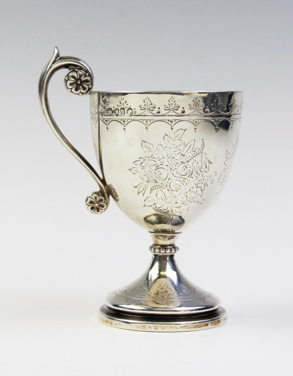 A Victorian silver cup by John, Edward, Walter & John Barnard, London 1871, of tapering form with