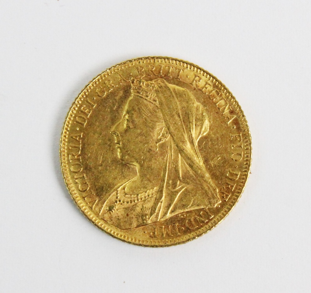 A Victorian gold sovereign, dated 1901, 8gms - Image 2 of 2