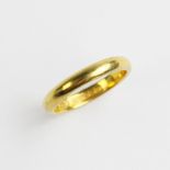 A 9ct gold wedding band, ring size K, weight 2.4gms