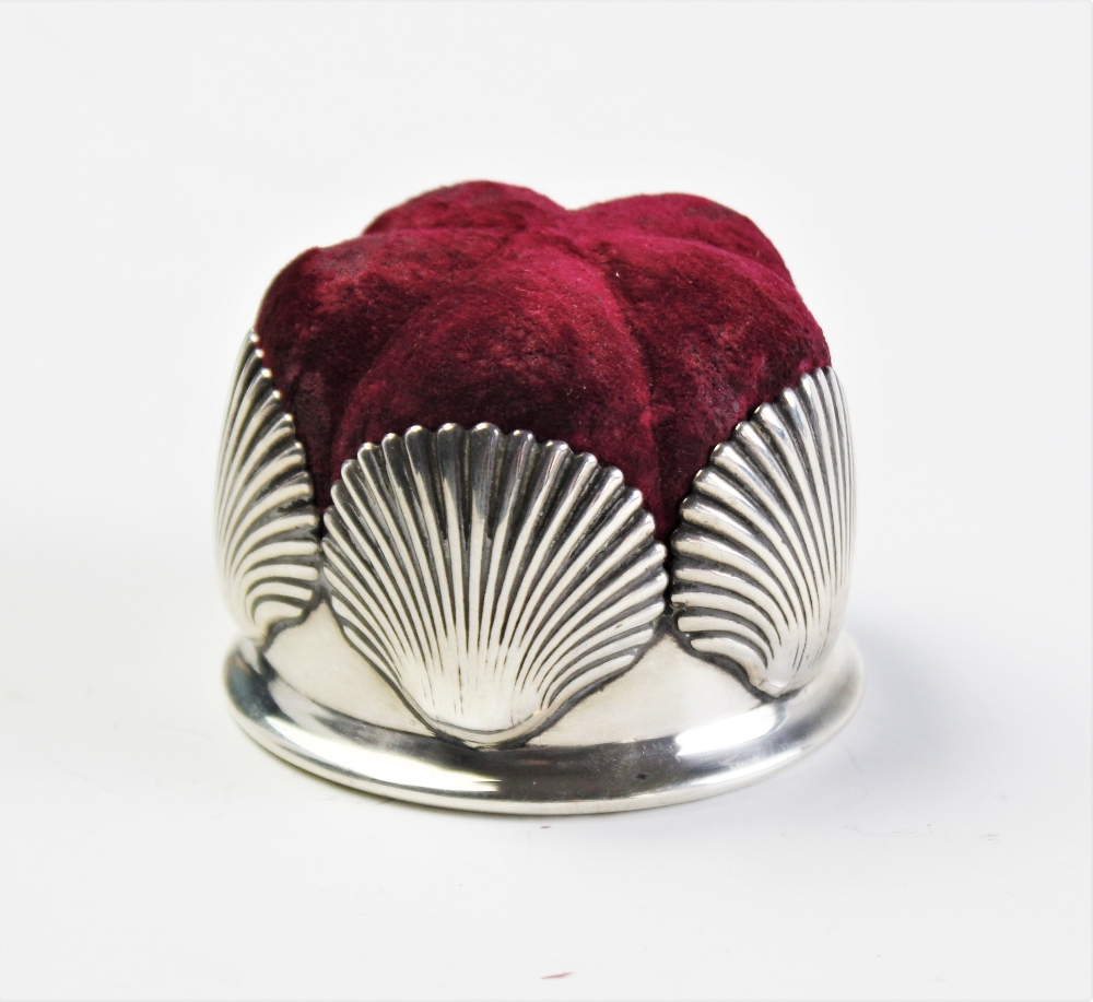 A Victorian silver pin cushion by Horace Woodward & Co, London 1888 - Image 3 of 3