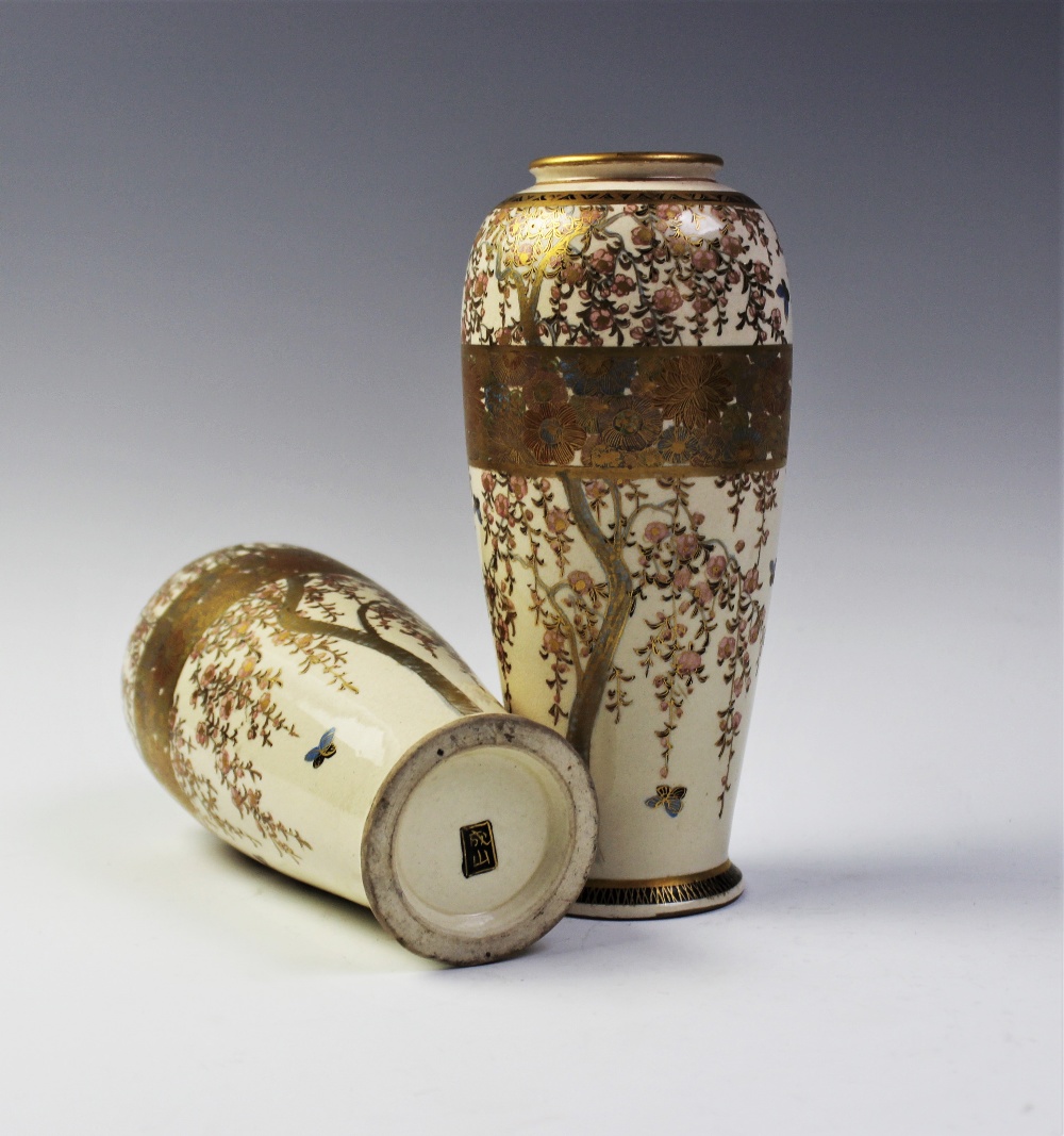 A pair of Japanese Satusuma vases, signed Seizan, each cylindrical vase extensively decorated with - Image 3 of 3