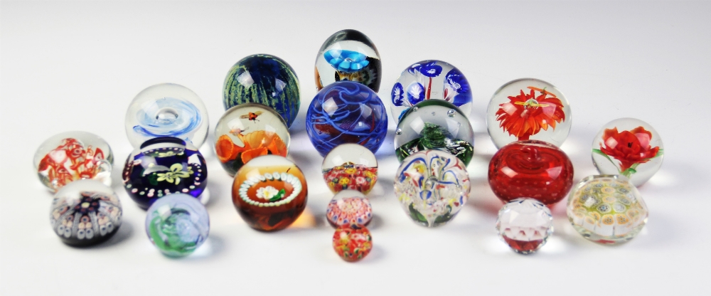 A collection of twenty one paperweights, 20th century, by Caithness, Selkirk, Strathearn, Murano and - Image 2 of 4