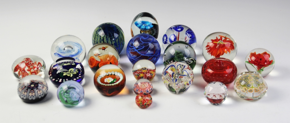 A collection of twenty one paperweights, 20th century, by Caithness, Selkirk, Strathearn, Murano and - Image 3 of 4