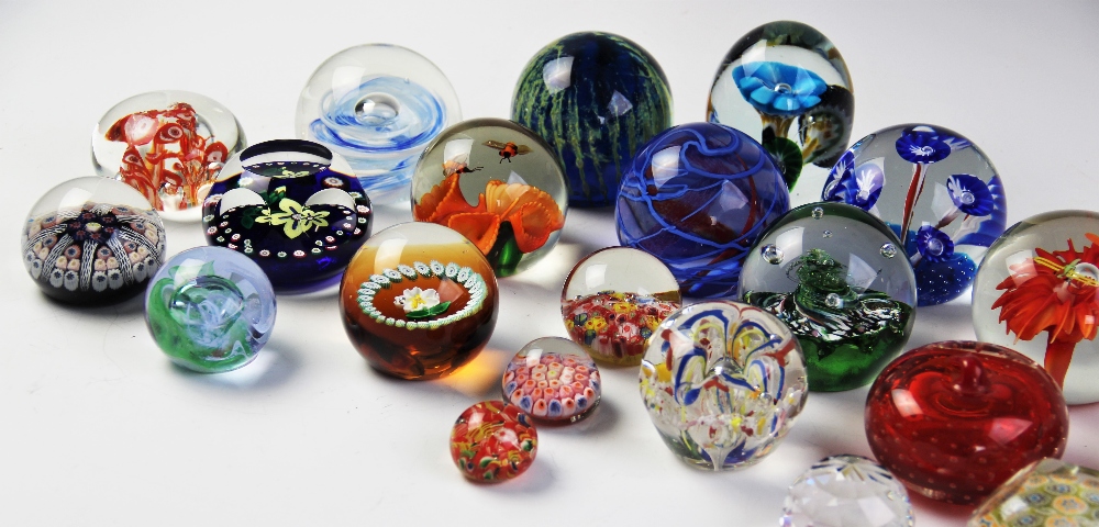 A collection of twenty one paperweights, 20th century, by Caithness, Selkirk, Strathearn, Murano and - Image 4 of 4