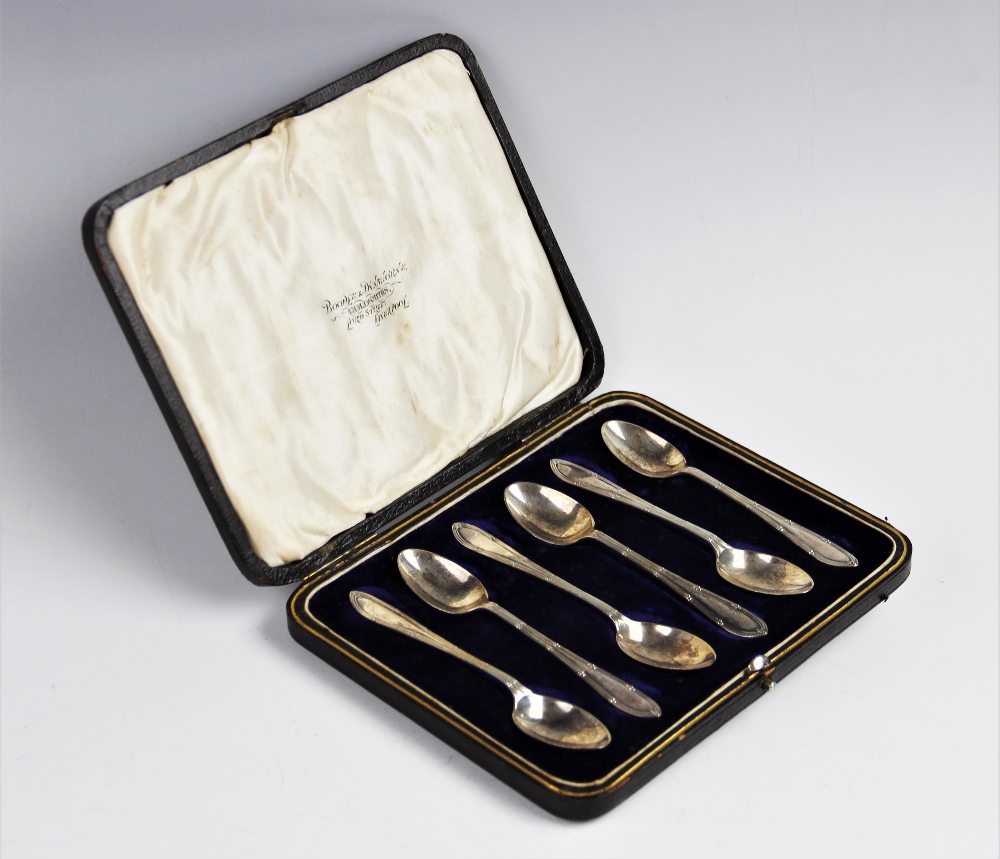A selection of silver and silver mounted tableware and accessories, to include an Edwardian silver - Image 3 of 4