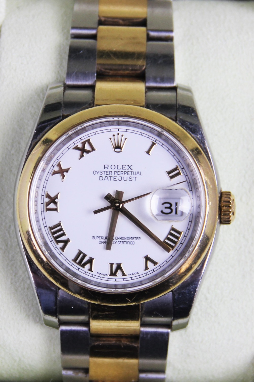 A gent's two-colour stainless steel Rolex Oyster Perpetual Datejust wristwatch, the round white dial - Bild 2 aus 5