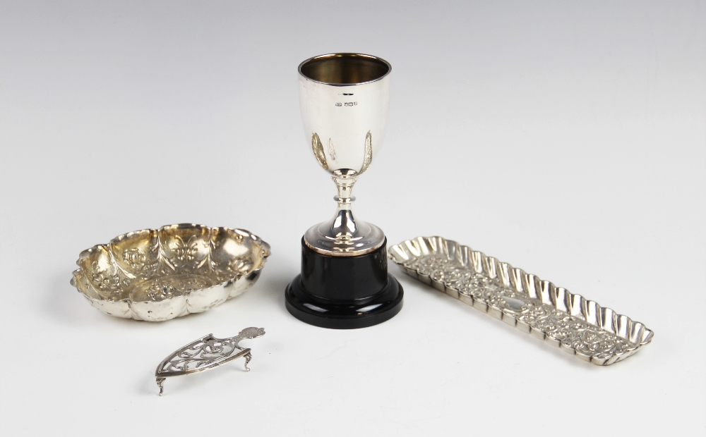 A Victorian silver bon-bon dish by William Comyns & Sons, London 1893, of oval form with scalloped